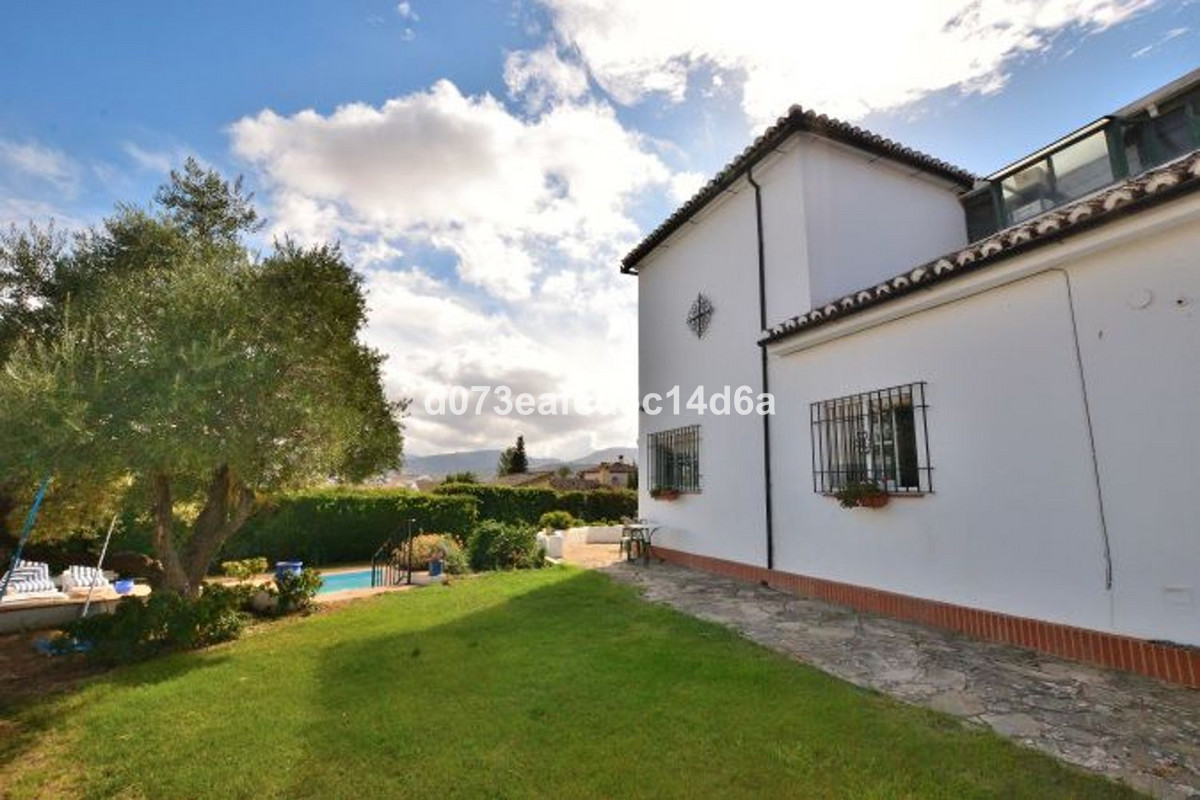 4 Bed Townhouse for sale in Ronda Costa Del Sol, Málaga, Spain