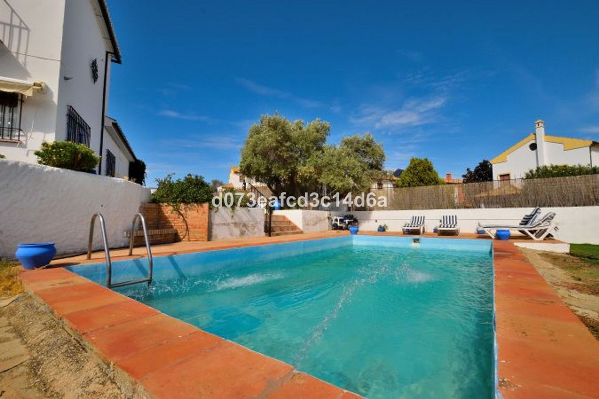 4 Bed Townhouse for sale in Ronda Costa Del Sol, Málaga, Spain