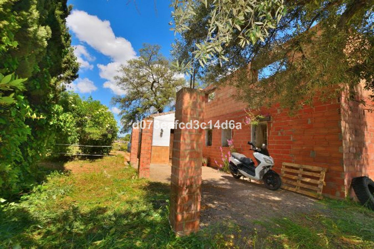 1 Bed Townhouse for sale in Cuevas Del Becerro Costa Del Sol, Málaga, Spain