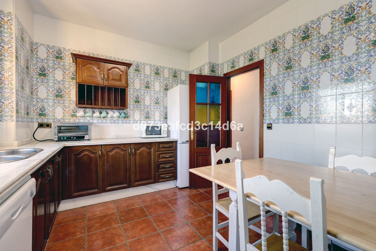 Se vende Villa - Chalet de 6 dormitorios en Costa Del Sol, Málaga, España