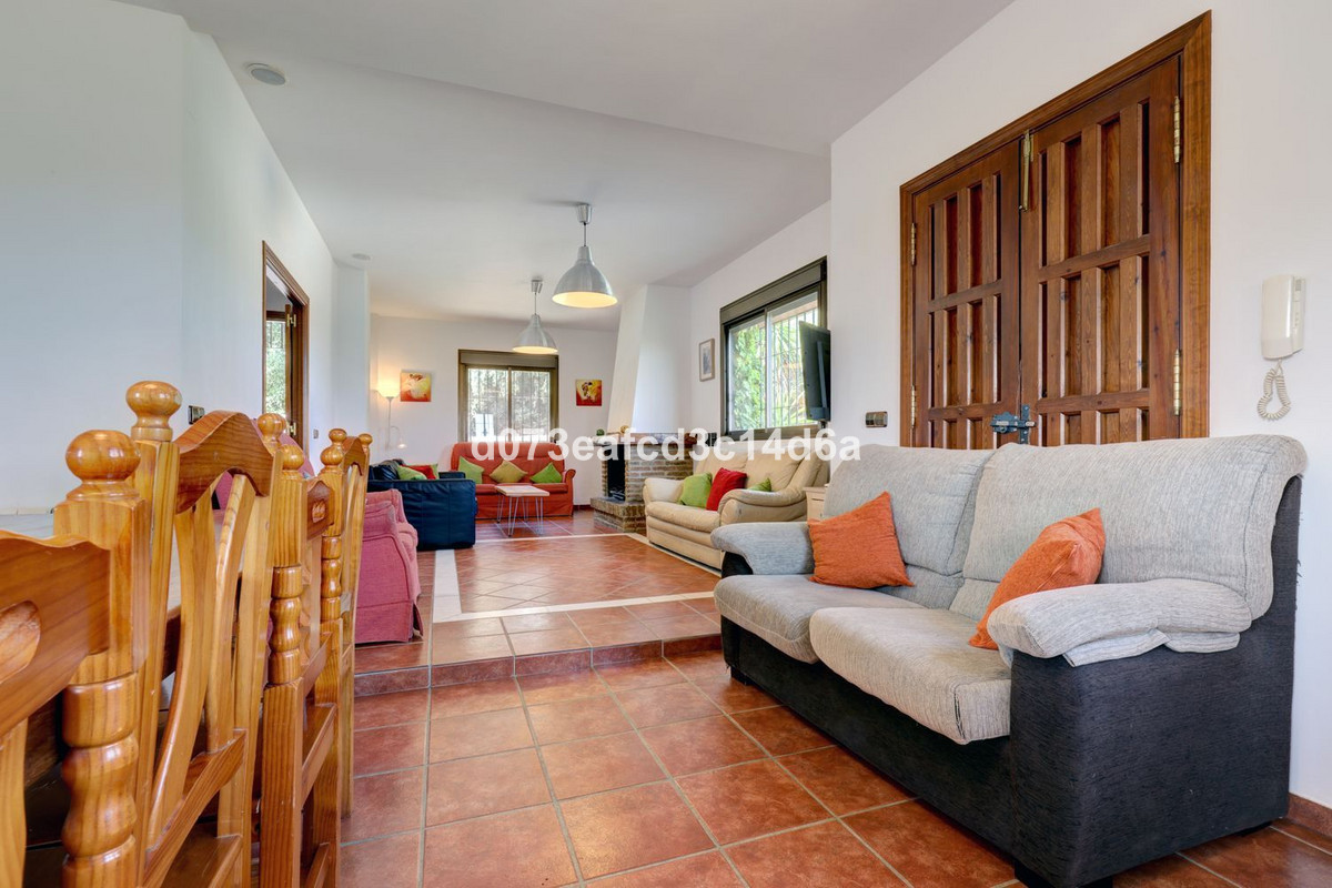Se vende Villa - Chalet de 6 dormitorios en Costa Del Sol, Málaga, España