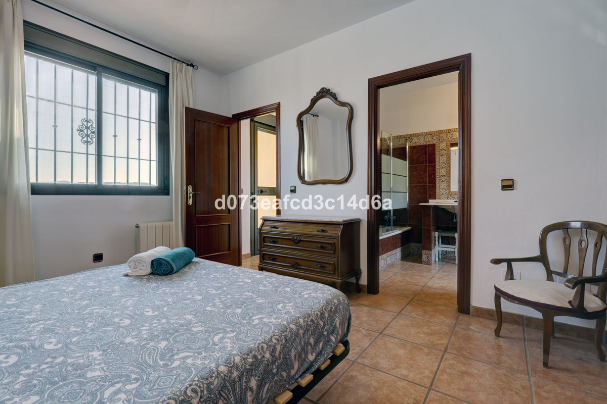 Se vende Villa - Chalet de 6 dormitorios en Costa Del Sol, Málaga, España