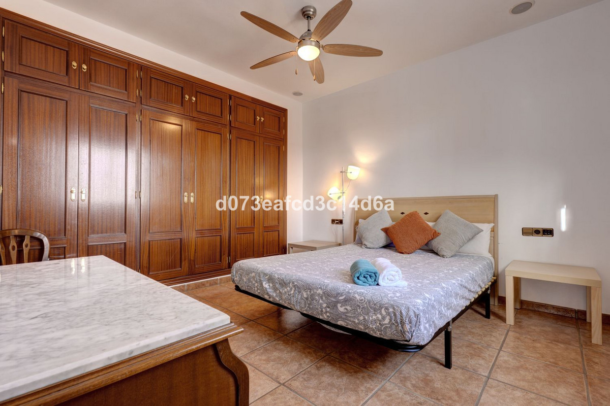 Se vende Villa - Chalet de 6 dormitorios en Costa Del Sol, Málaga, España