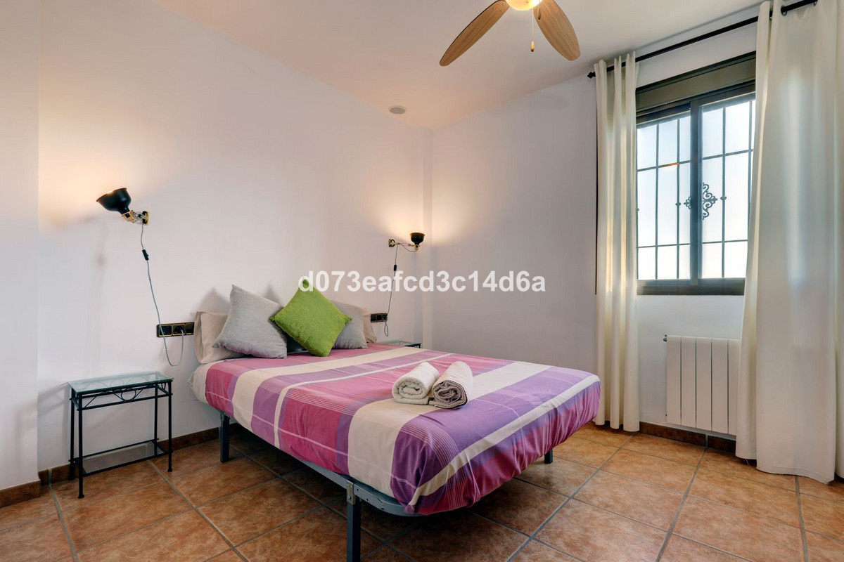 Se vende Villa - Chalet de 6 dormitorios en Costa Del Sol, Málaga, España
