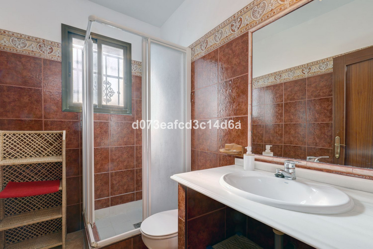 Se vende Villa - Chalet de 6 dormitorios en Costa Del Sol, Málaga, España