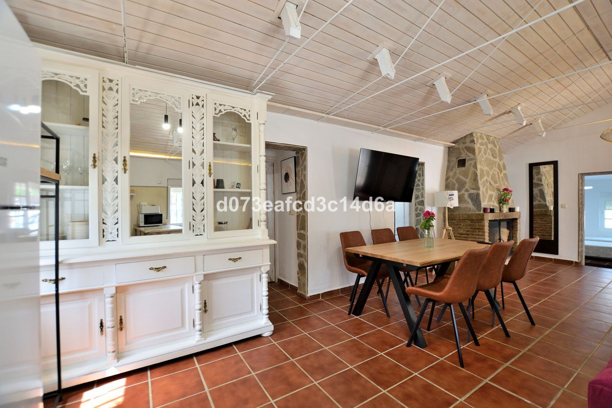 4 Bed Townhouse for sale in Ronda Costa Del Sol, Málaga, Spain