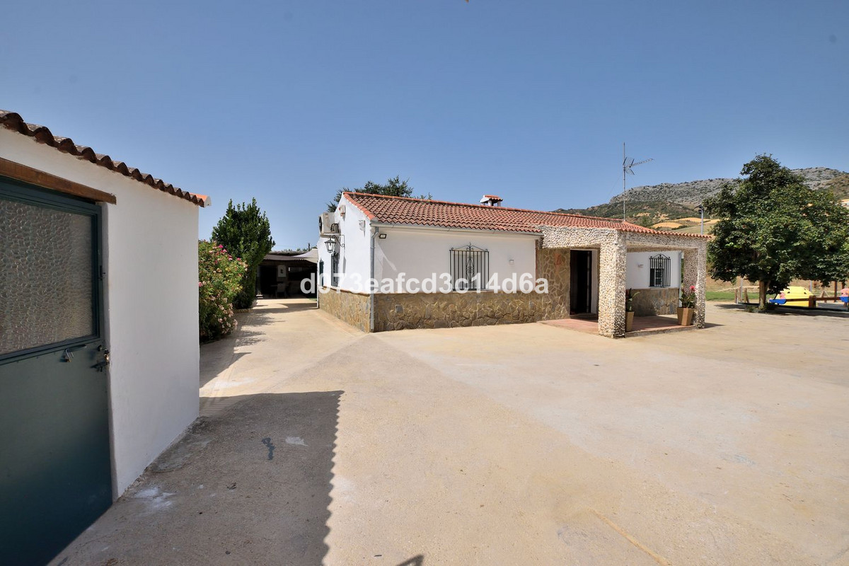 4 Bed Townhouse for sale in Ronda Costa Del Sol, Málaga, Spain