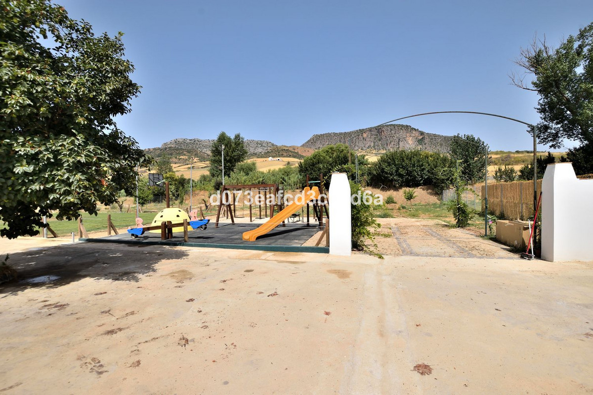 4 Bed Townhouse for sale in Ronda Costa Del Sol, Málaga, Spain