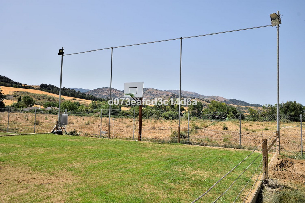 4 Bed Townhouse for sale in Ronda Costa Del Sol, Málaga, Spain