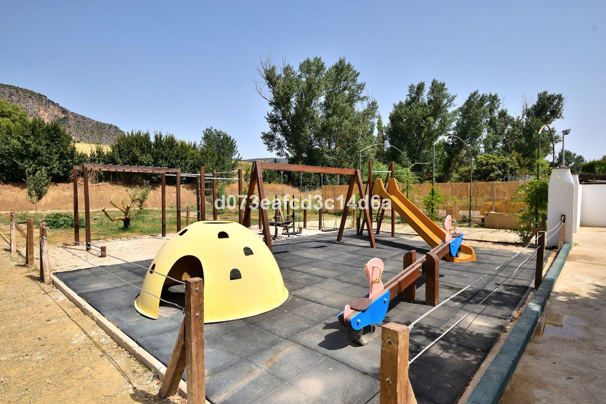 4 Bed Townhouse for sale in Ronda Costa Del Sol, Málaga, Spain