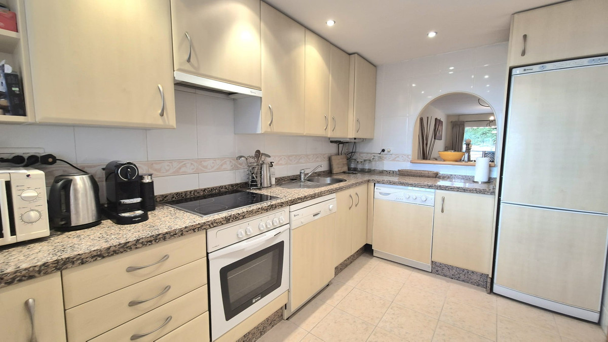 2 Bed Apartment for sale in San Pedro De Alcántara Costa Del Sol, Málaga, Spain