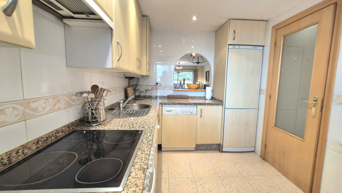 2 Bed Apartment for sale in San Pedro De Alcántara Costa Del Sol, Málaga, Spain