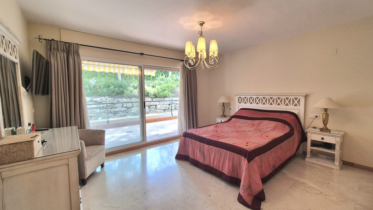 2 Bed Apartment for sale in San Pedro De Alcántara Costa Del Sol, Málaga, Spain