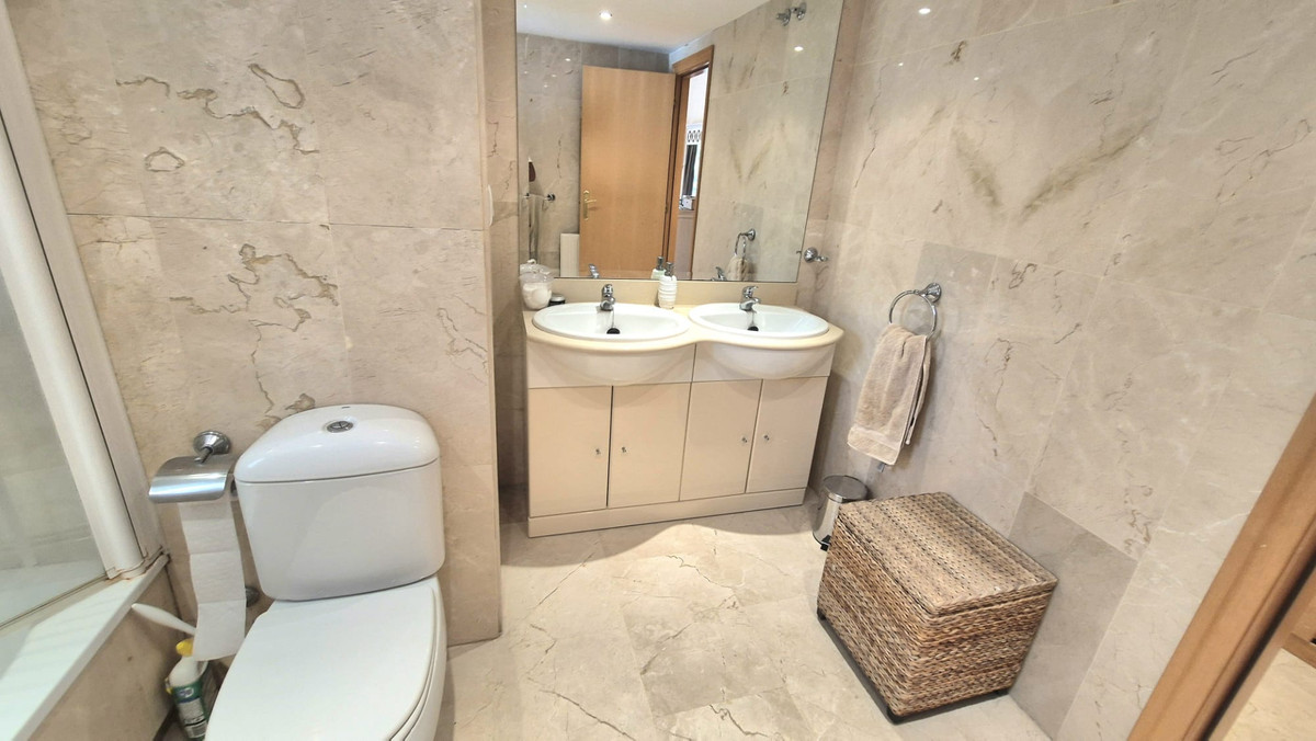 2 Bed Apartment for sale in San Pedro De Alcántara Costa Del Sol, Málaga, Spain