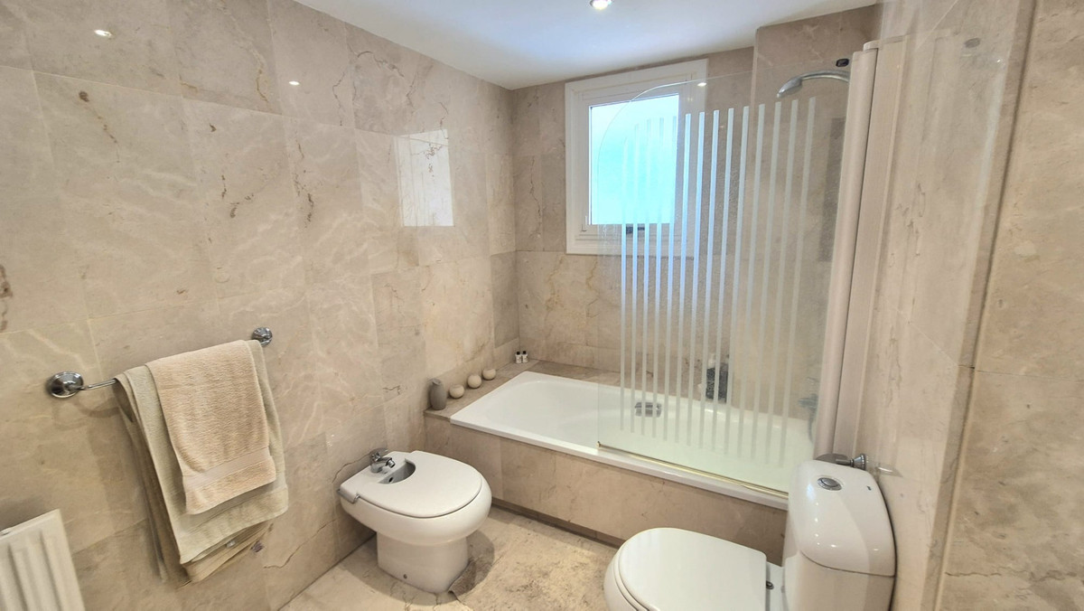 2 Bed Apartment for sale in San Pedro De Alcántara Costa Del Sol, Málaga, Spain