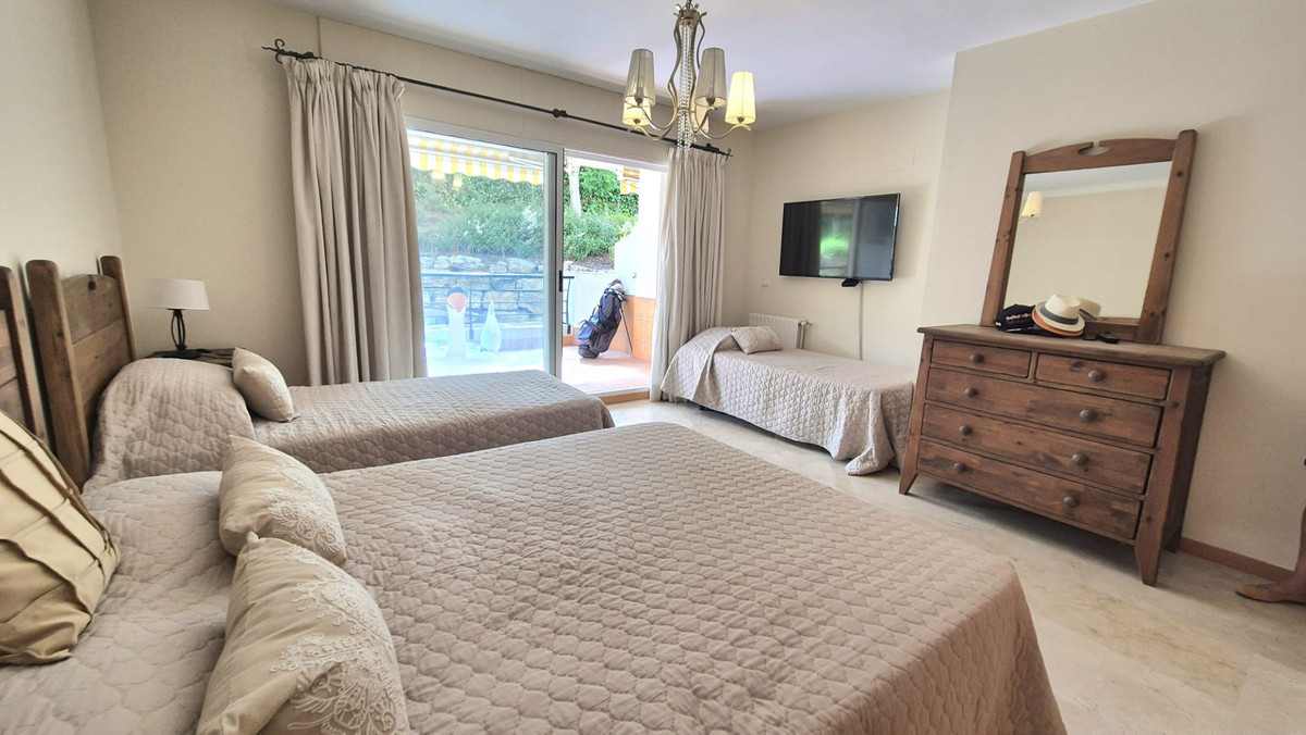 2 Bed Apartment for sale in San Pedro De Alcántara Costa Del Sol, Málaga, Spain