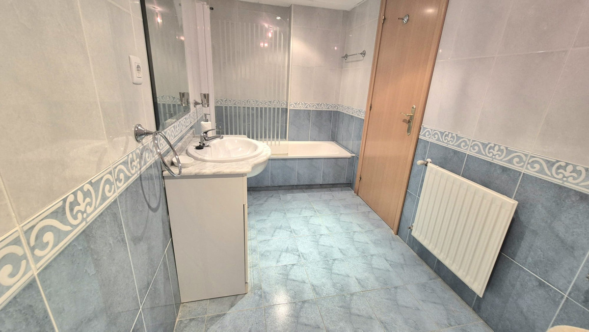 2 Bed Apartment for sale in San Pedro De Alcántara Costa Del Sol, Málaga, Spain