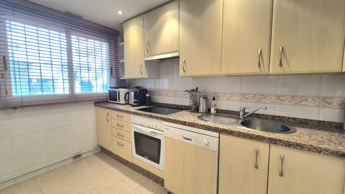 2 Bed Apartment for sale in San Pedro De Alcántara Costa Del Sol, Málaga, Spain