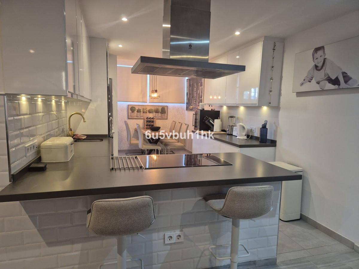 3 Bed Apartment for sale in Los Pacos Costa Del Sol, Málaga, Spain