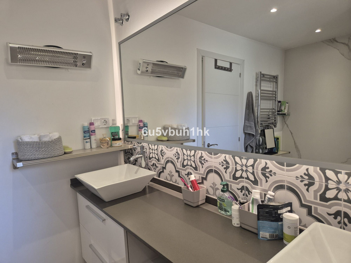 3 Bed Apartment for sale in Los Pacos Costa Del Sol, Málaga, Spain