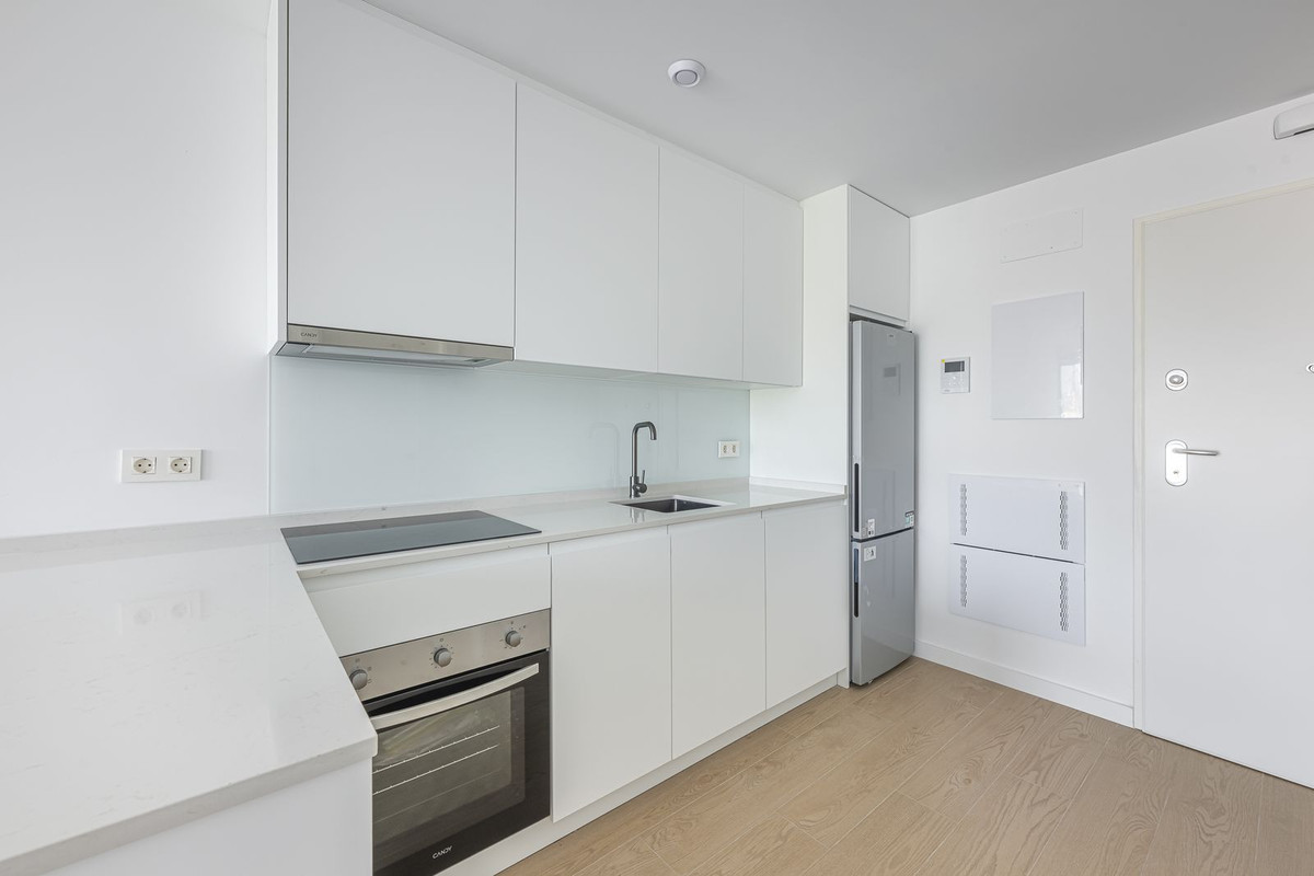 2 Bed Apartment for sale in Fuengirola Costa Del Sol, Málaga, Spain