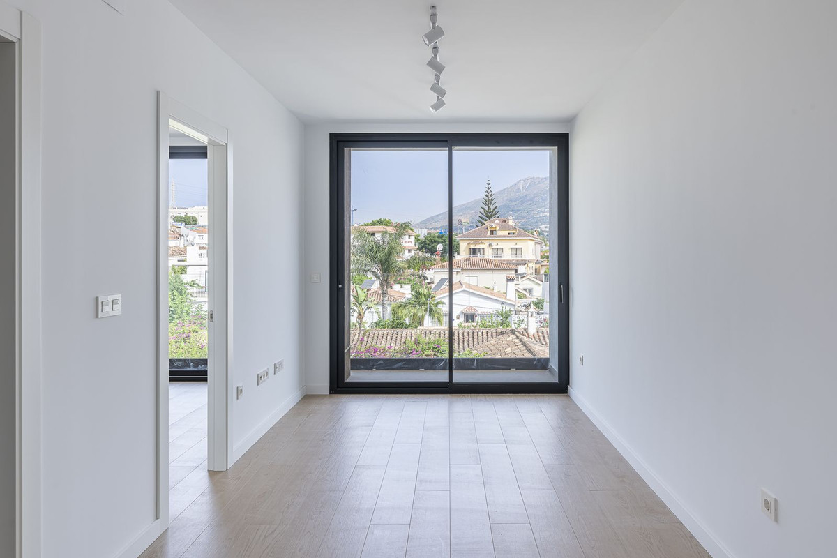 2 Bed Apartment for sale in Fuengirola Costa Del Sol, Málaga, Spain