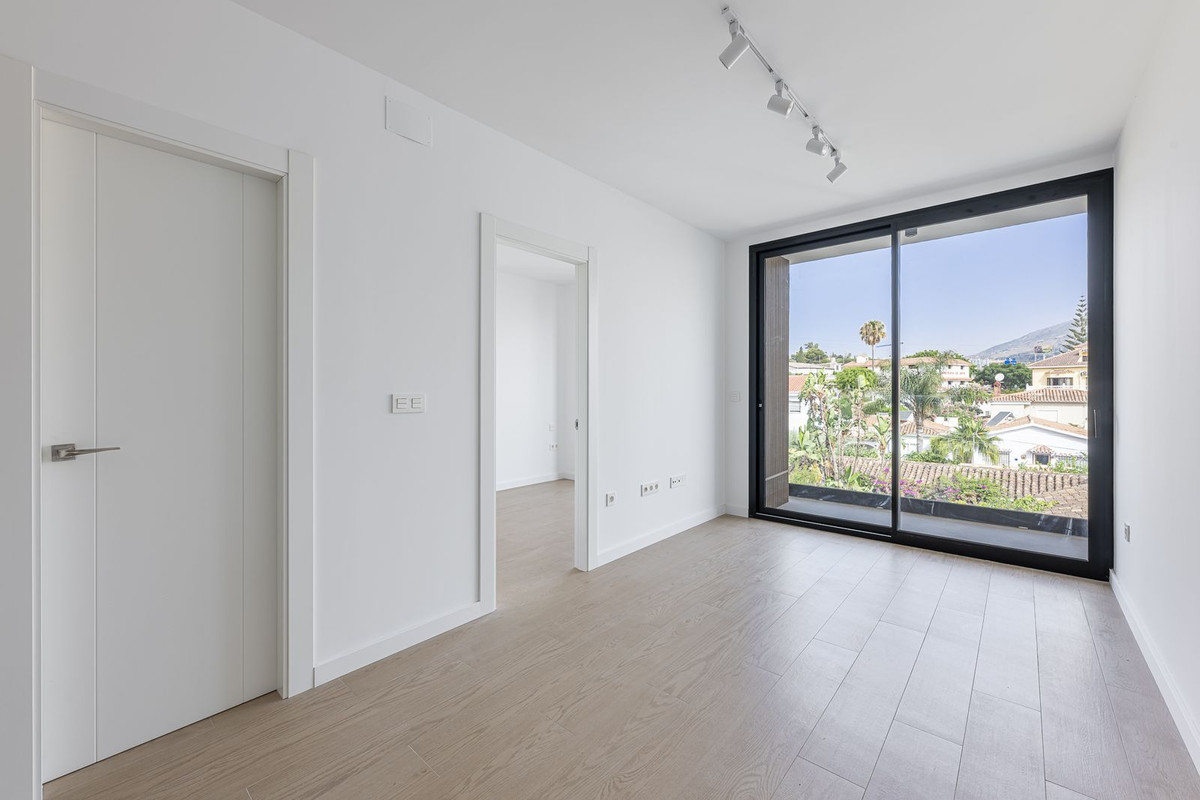 2 Bed Apartment for sale in Fuengirola Costa Del Sol, Málaga, Spain