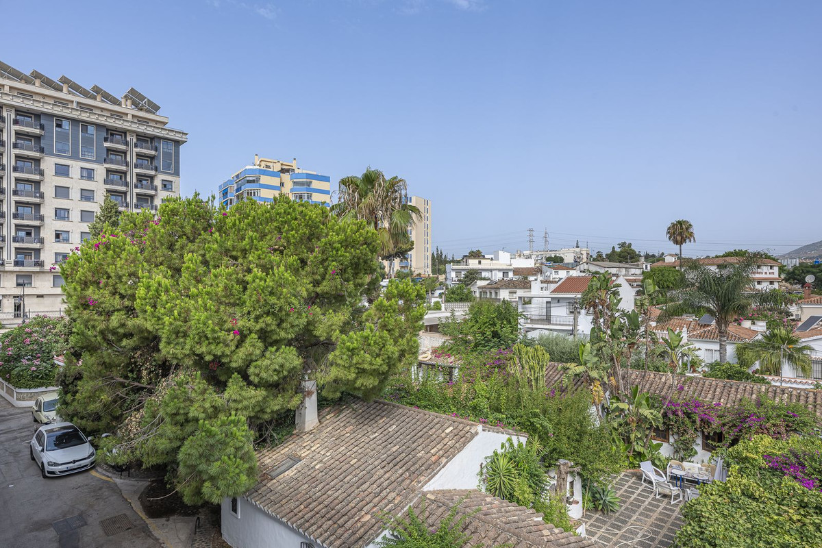 2 Bed Apartment for sale in Fuengirola Costa Del Sol, Málaga, Spain