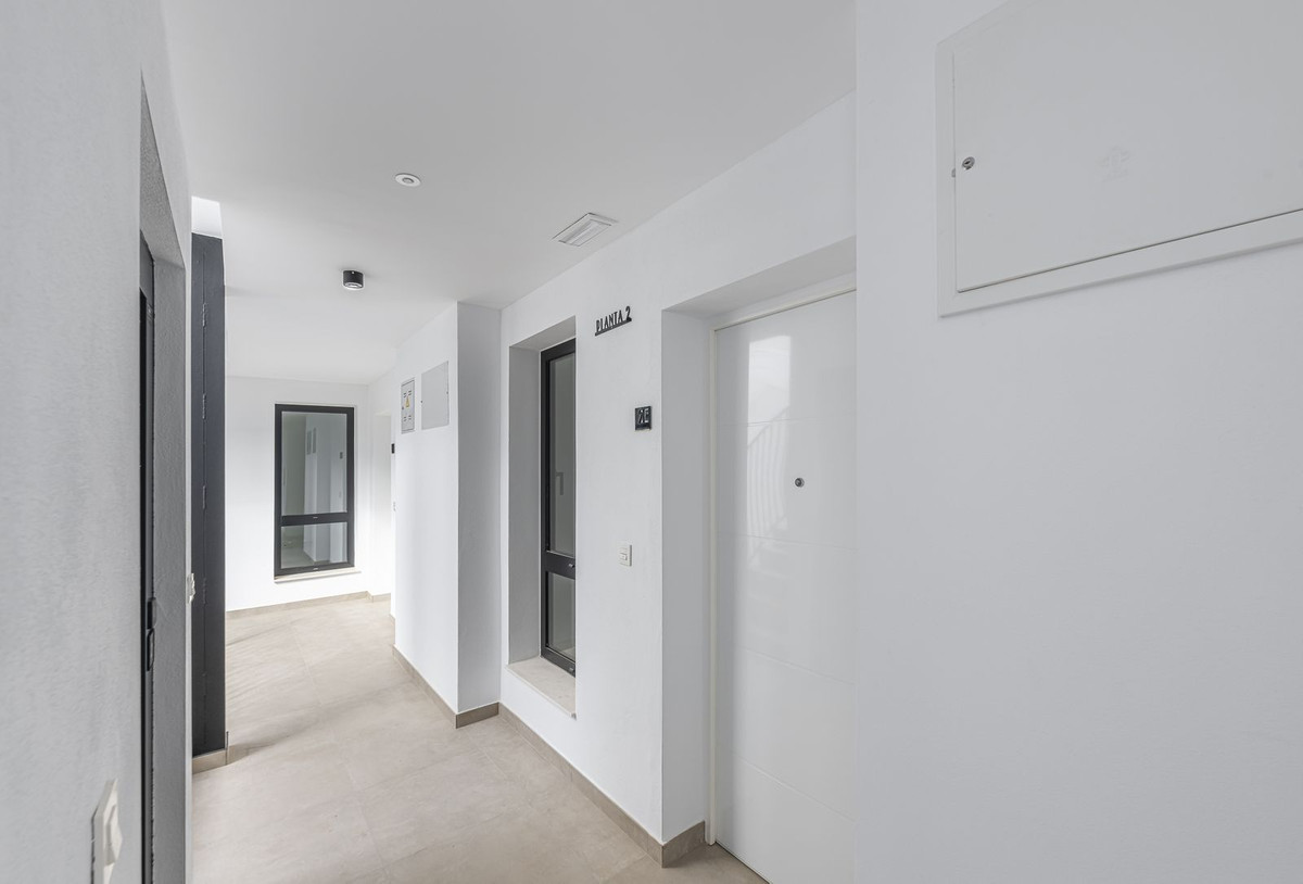 2 Bed Apartment for sale in Fuengirola Costa Del Sol, Málaga, Spain