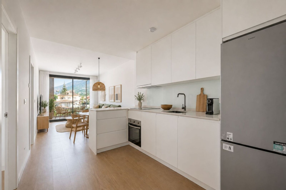2 Bed Apartment for sale in Fuengirola Costa Del Sol, Málaga, Spain