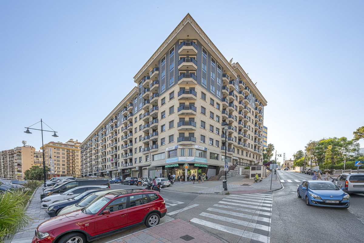 2 Bed Apartment for sale in Fuengirola Costa Del Sol, Málaga, Spain