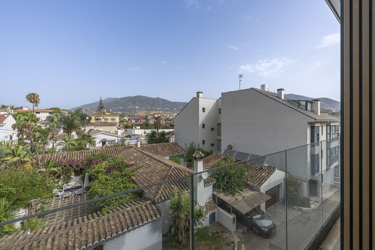 2 Bed Apartment for sale in Fuengirola Costa Del Sol, Málaga, Spain