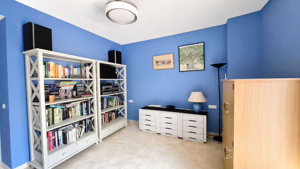 2 Bed Apartment for sale in Estepona Costa Del Sol, Málaga, Spain