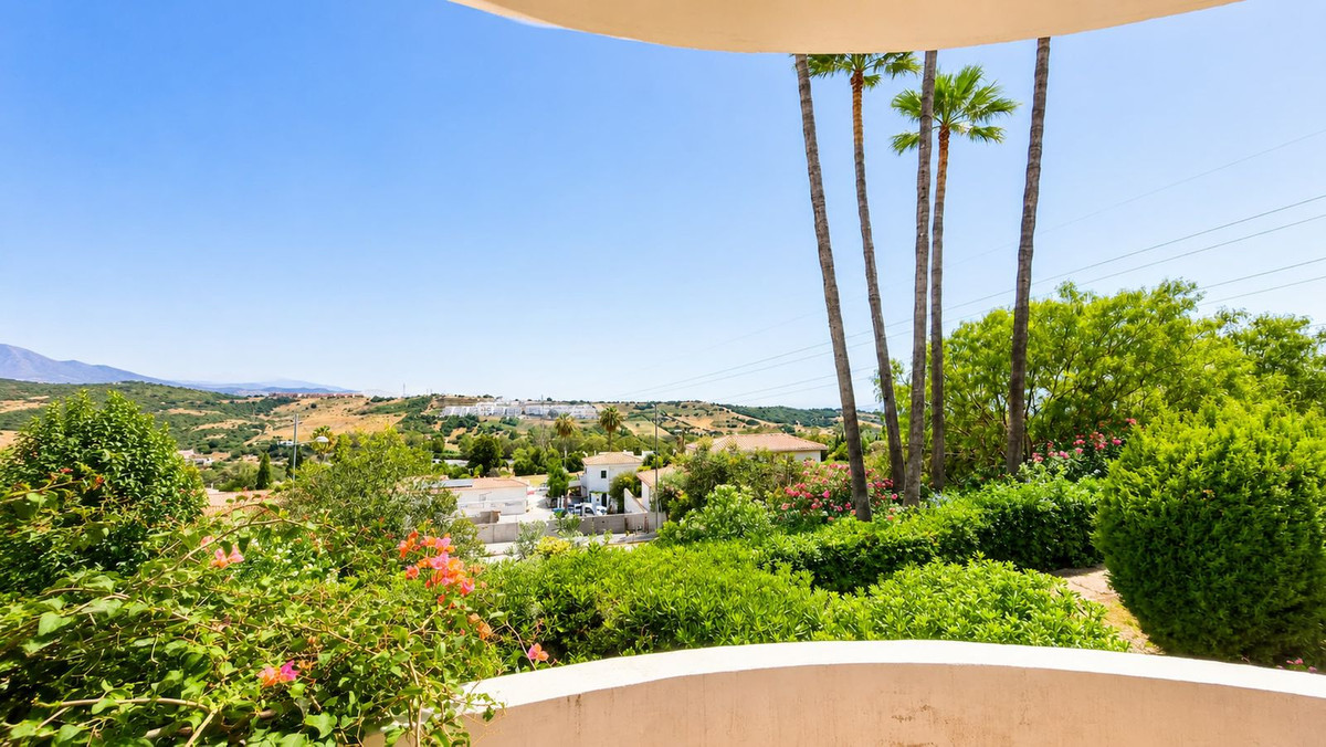 2 Bed Apartment for sale in Estepona Costa Del Sol, Málaga, Spain
