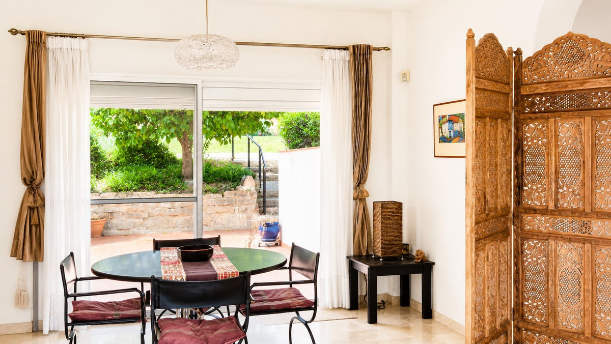 2 Bed Apartment for sale in Estepona Costa Del Sol, Málaga, Spain