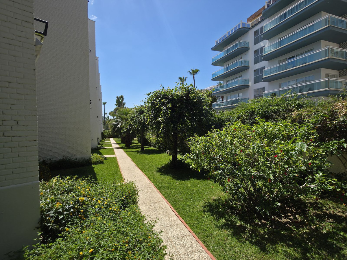 2 Bed Apartment for sale in Benalmadena Costa Del Sol, Málaga, Spain