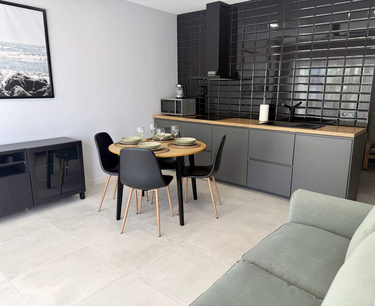 2 Bed Apartment for sale in Benalmadena Costa Del Sol, Málaga, Spain