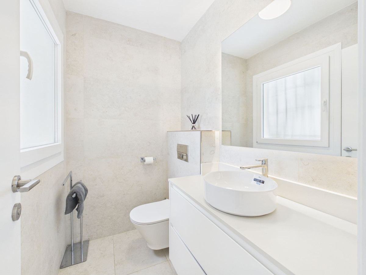4 Bed Townhouse for sale in Istán Costa Del Sol, Málaga, Spain