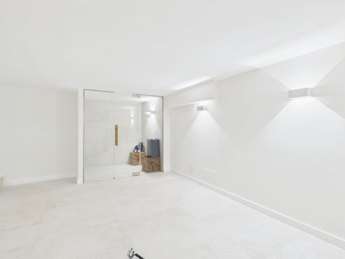 4 Bed Townhouse for sale in Istán Costa Del Sol, Málaga, Spain
