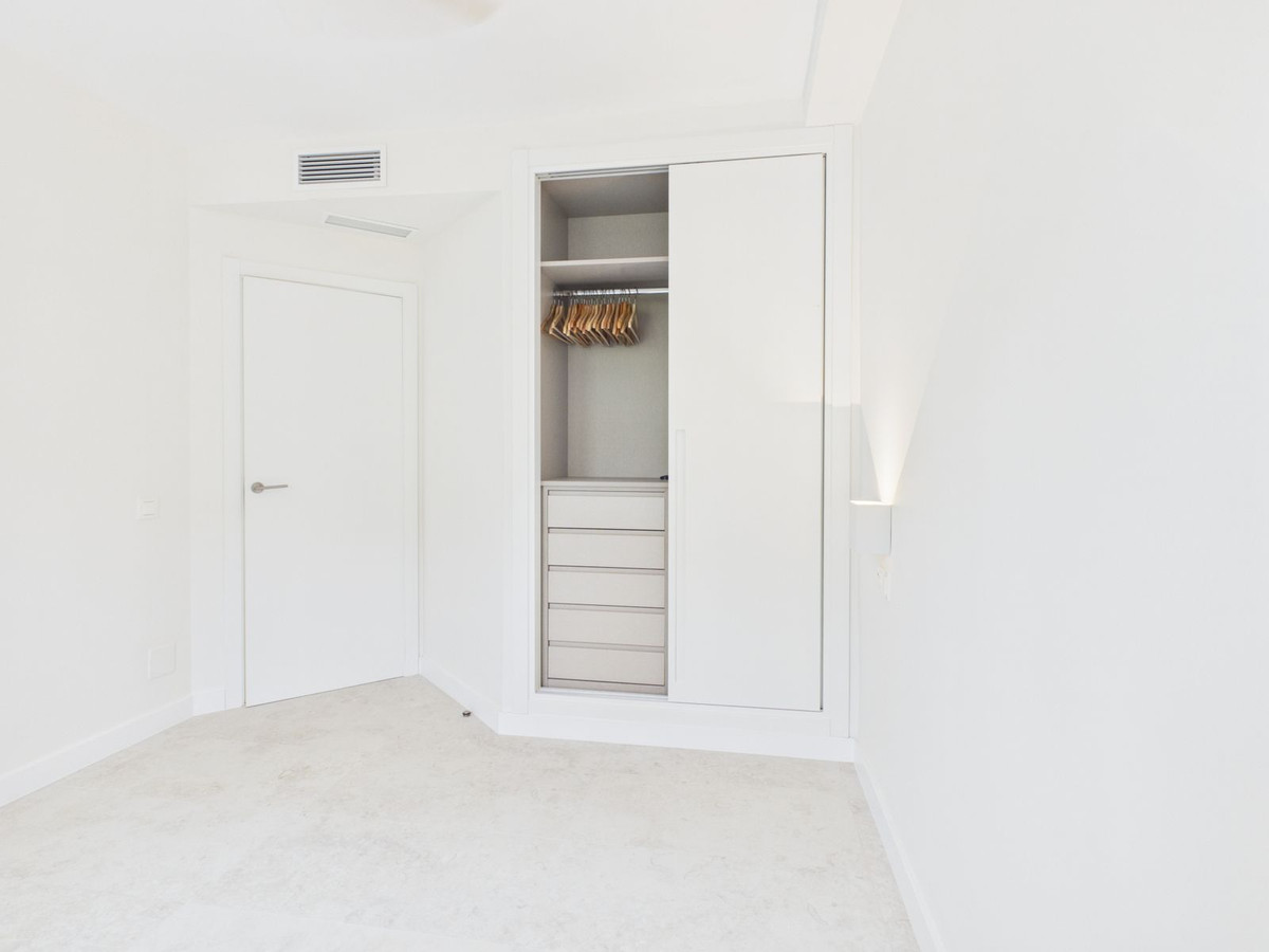 4 Bed Townhouse for sale in Istán Costa Del Sol, Málaga, Spain