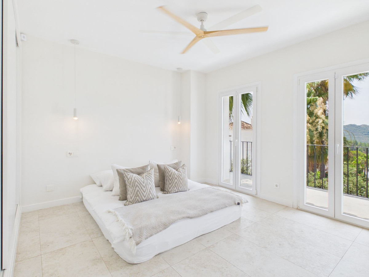 4 Bed Townhouse for sale in Istán Costa Del Sol, Málaga, Spain