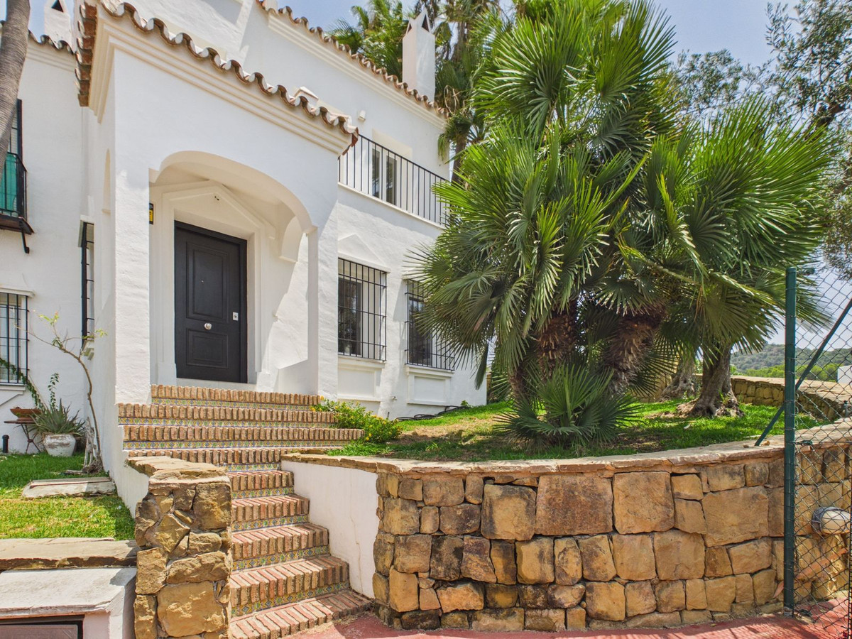 4 Bed Townhouse for sale in Istán Costa Del Sol, Málaga, Spain