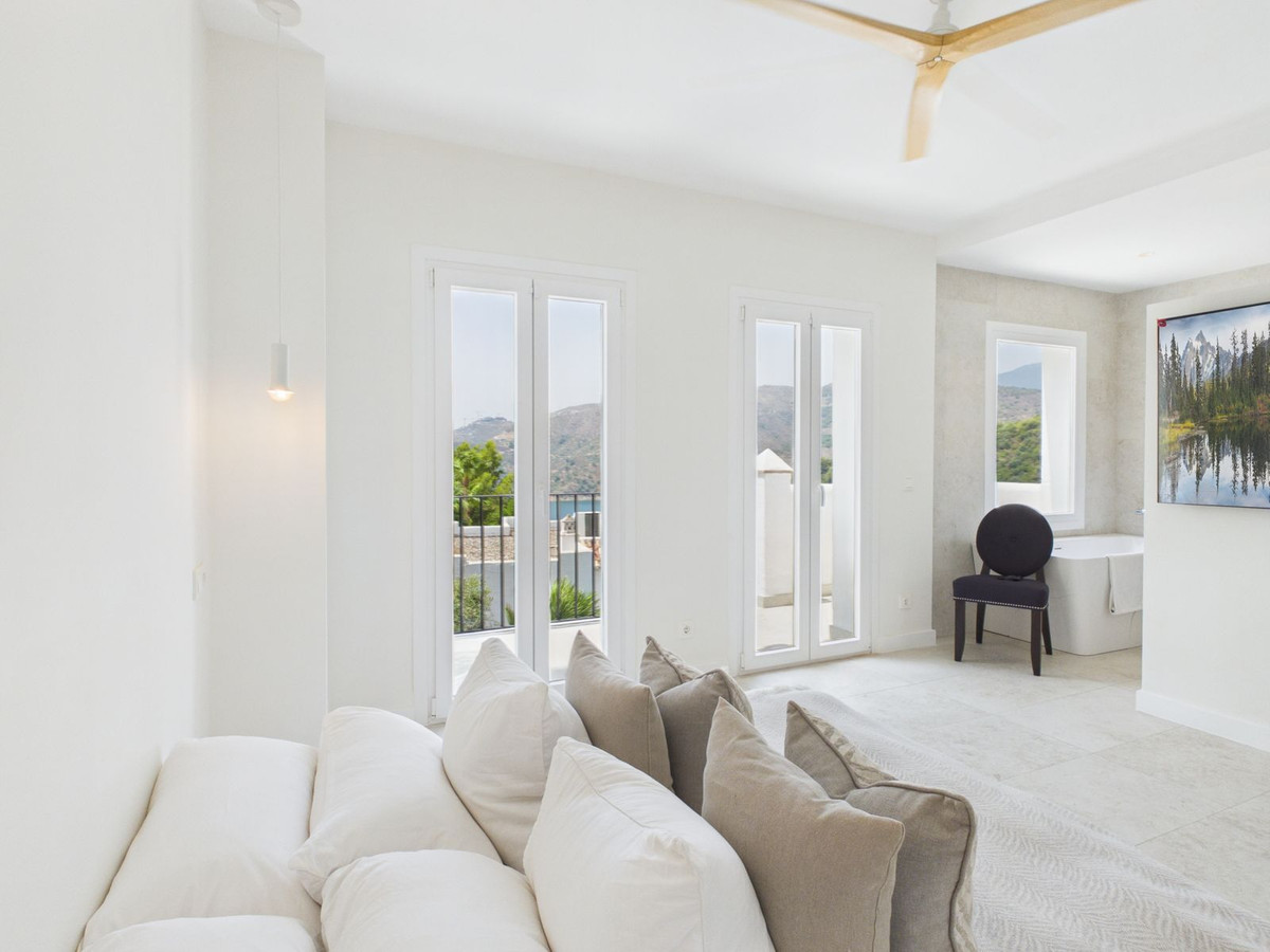 4 Bed Townhouse for sale in Istán Costa Del Sol, Málaga, Spain