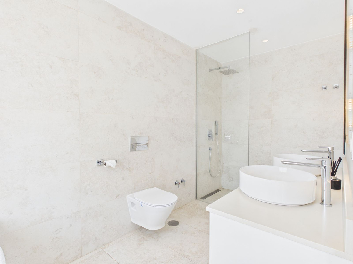 4 Bed Townhouse for sale in Istán Costa Del Sol, Málaga, Spain