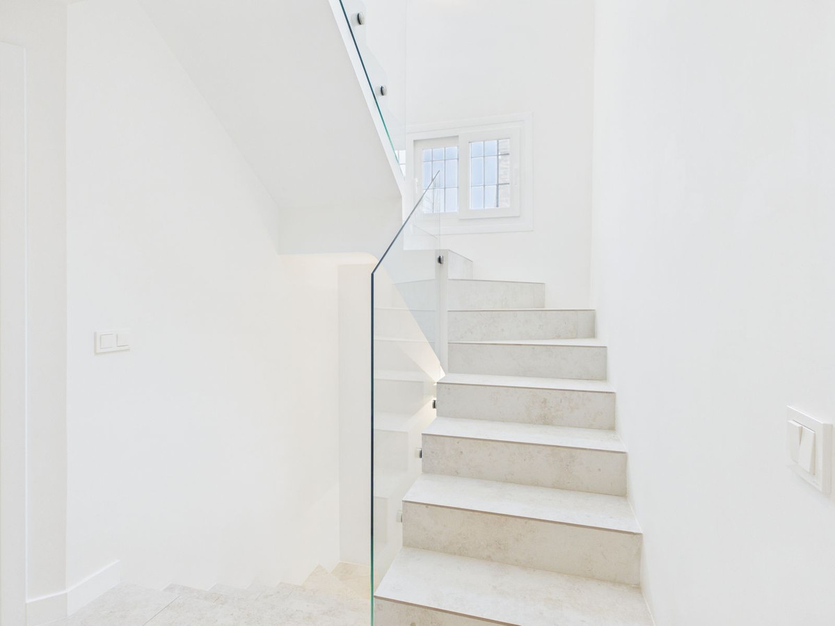 4 Bed Townhouse for sale in Istán Costa Del Sol, Málaga, Spain