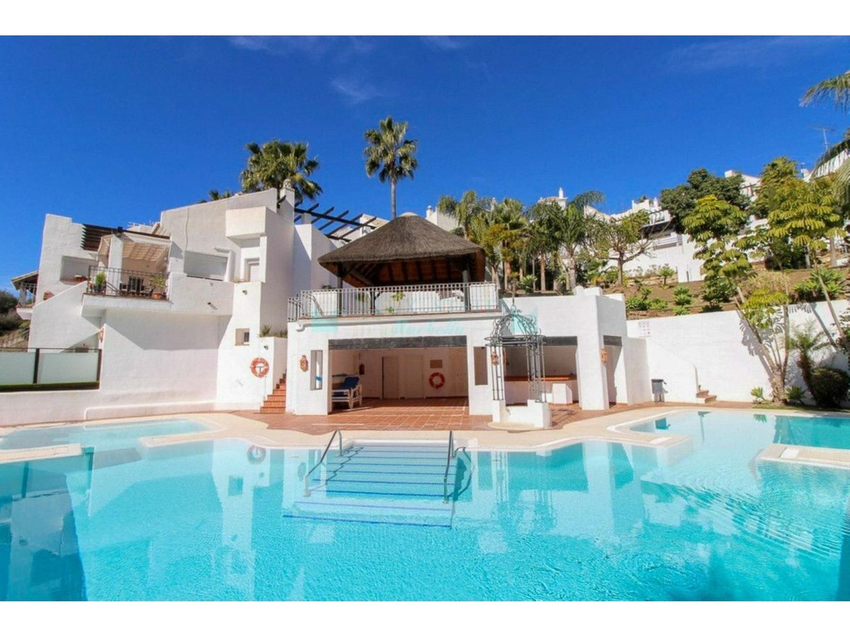 4 Bed Townhouse for sale in Istán Costa Del Sol, Málaga, Spain