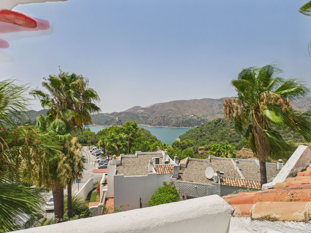 4 Bed Townhouse for sale in Istán Costa Del Sol, Málaga, Spain