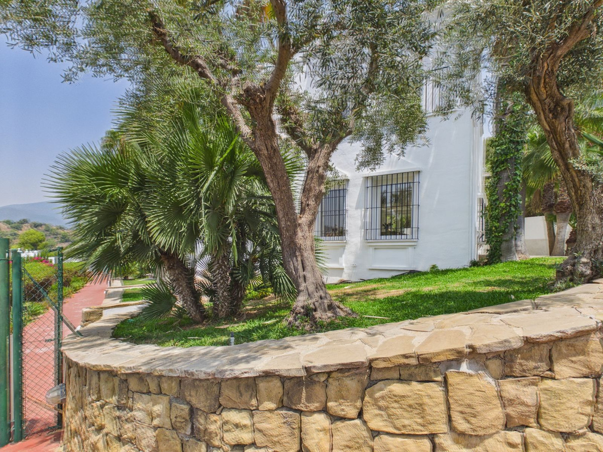 4 Bed Townhouse for sale in Istán Costa Del Sol, Málaga, Spain