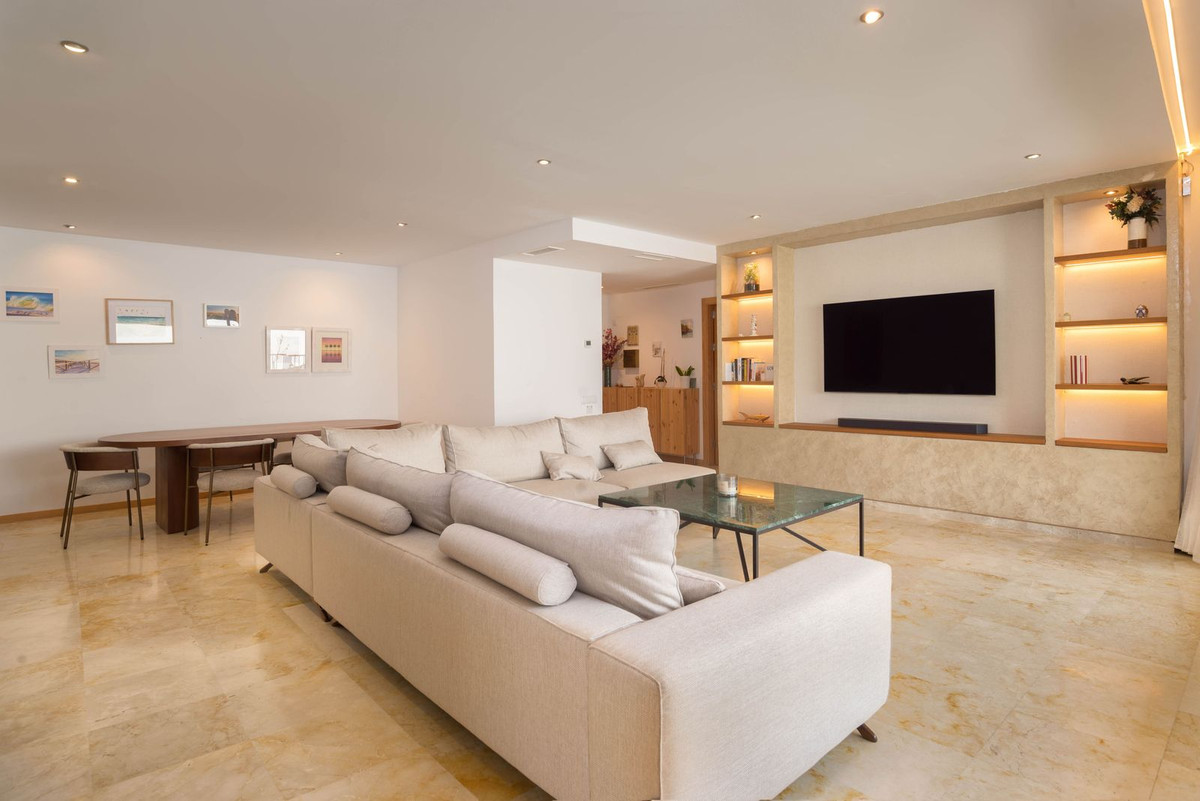 3 Bed Apartment for sale in Altos De Los Monteros Costa Del Sol, Málaga, Spain
