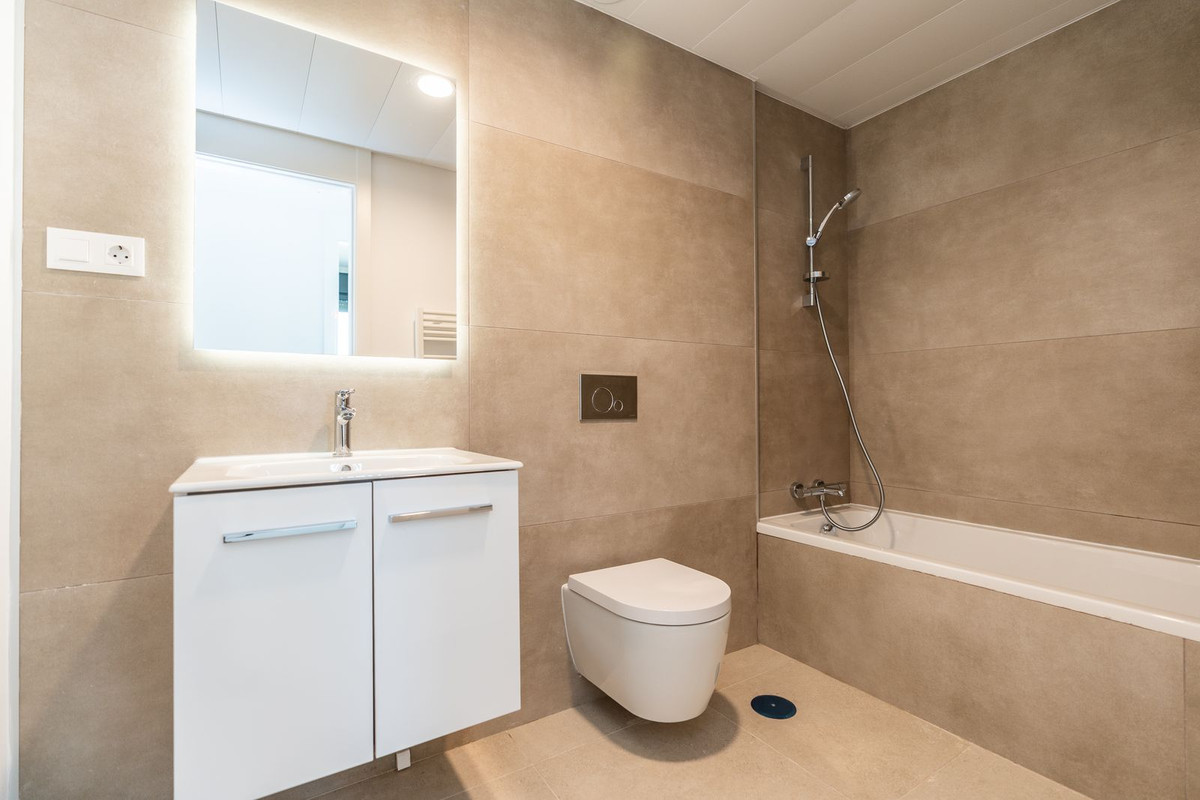 2 Bed Apartment for sale in Torremolinos Costa Del Sol, Málaga, Spain